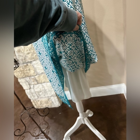 Women’s Max Studio White and Turqoise Printed Mini Dress, EUC! - Picture 5 of 7